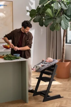 STOKKE® Tripp Trapp® Aktions-Set Schwarz inkl. Newbornset
