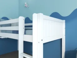 THUKA Nordic halbhohes Bett Romantic mit gerader Leiter und ausziehbarem Schreibtisch weiß
