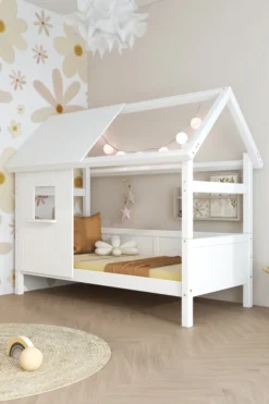 THUKA Nordic Hausbett Romantic mit halb geschlossener Front und Dachpanele weiß