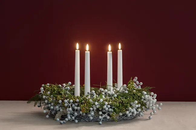 UYUNI Geschenkbox LED 4 Stabkerzen mit Kerzenhalter und Fernbedienung Smooth Nordic white