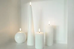 UYUNI LED Kerze Grooved 5,8x15 cm Nordic White