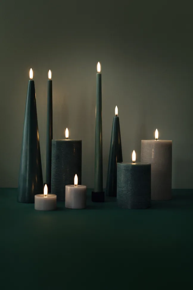 UYUNI LED Kerze Rustic 7,8x10 cm Pine Green