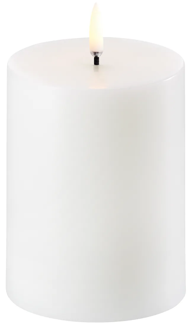 UYUNI LED Kerze Smooth 7,8x10 cm Nordic White