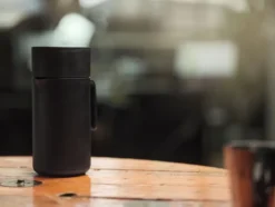 ZONE Denmark Thermoskanne Singles 1 Liter schwarz