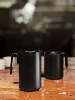 ZONE Denmark Thermoskanne Singles 1 Liter schwarz