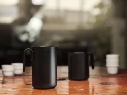 ZONE Denmark Thermoskanne Singles 1 Liter schwarz