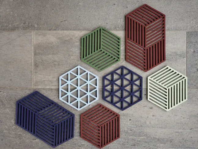 ZONE Denmark Untersetzer Hexagon Burgundy 24cm